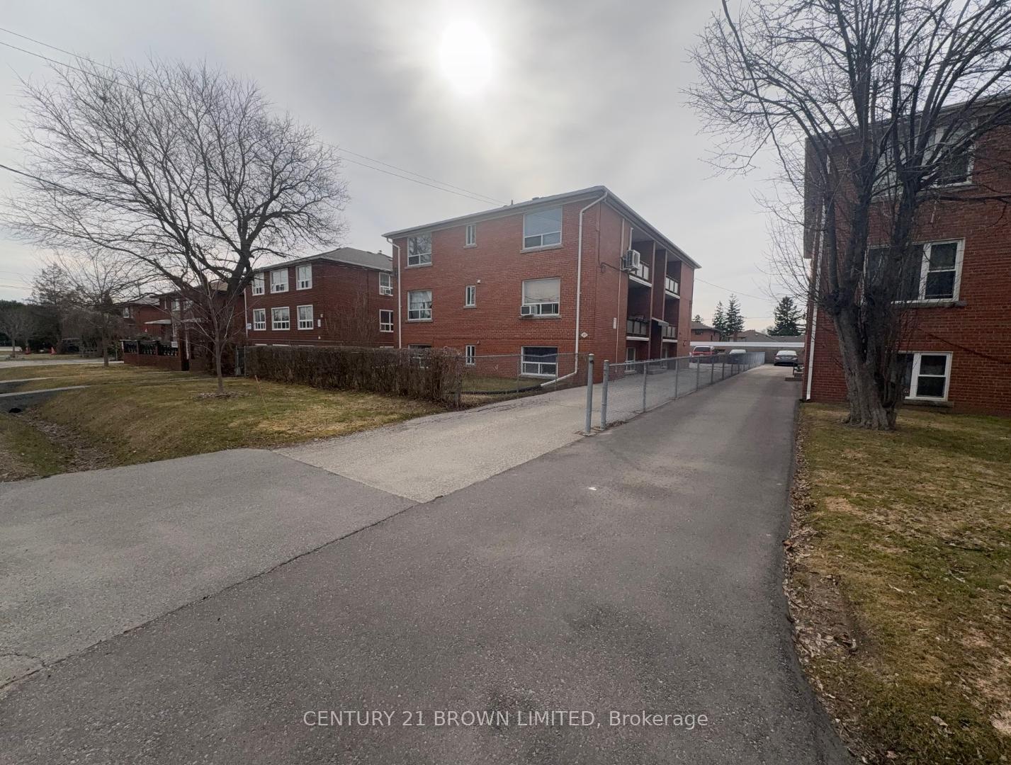 19-dover-drive-n-etobicoke-ontario-w12935866