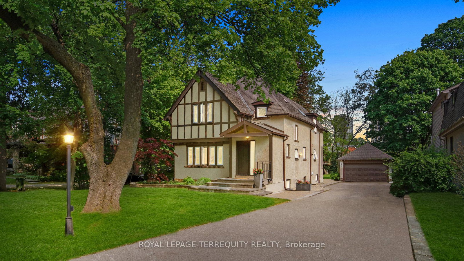 65-burnhamthorpe-crescent-etobicoke-ontario-w12936294