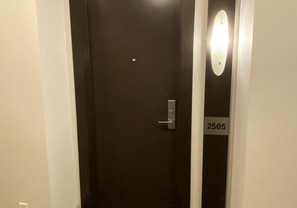 70-absolute-avenue-mississauga-ontario-w12936876