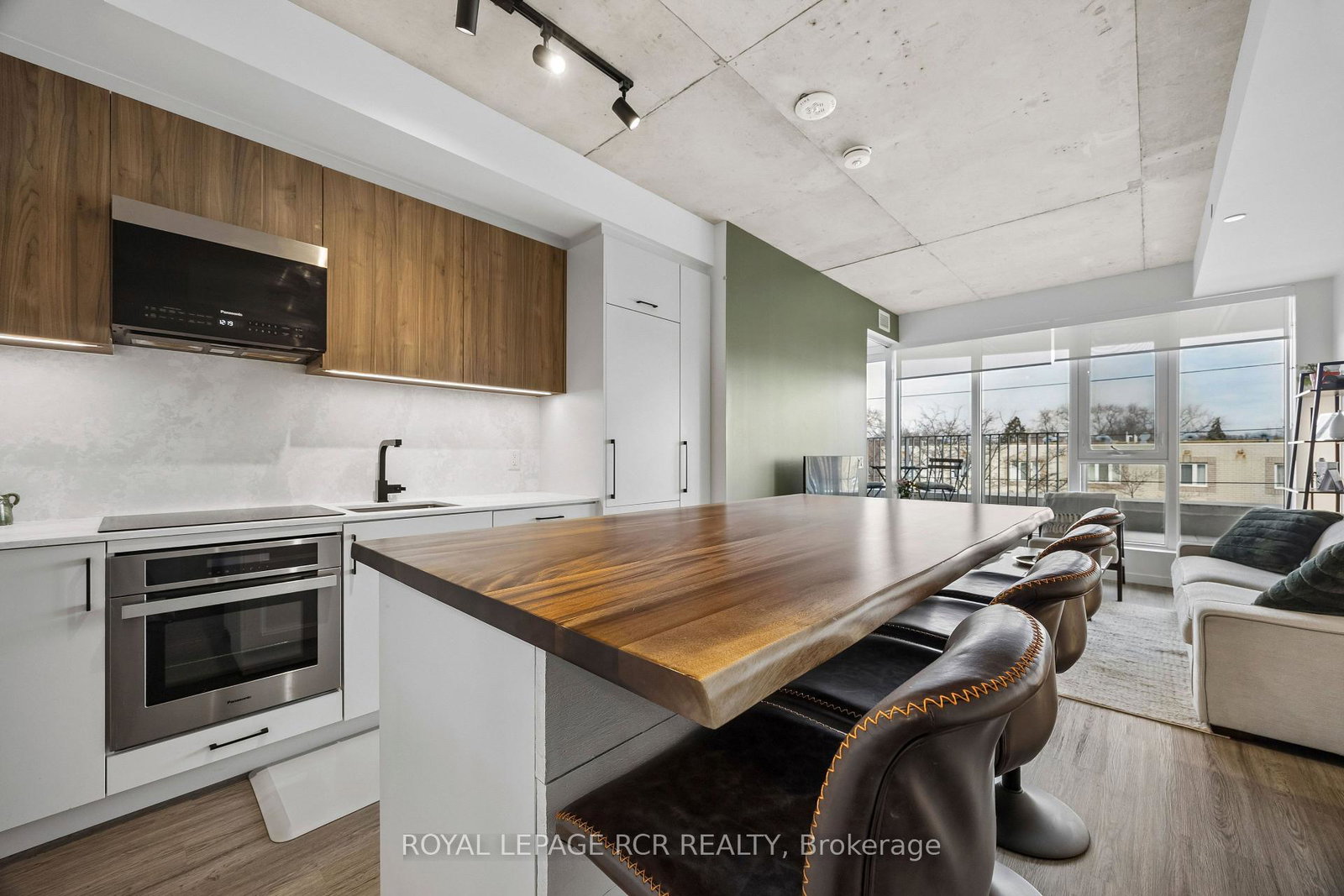 689-the-queensway-etobicoke-ontario-w12937228
