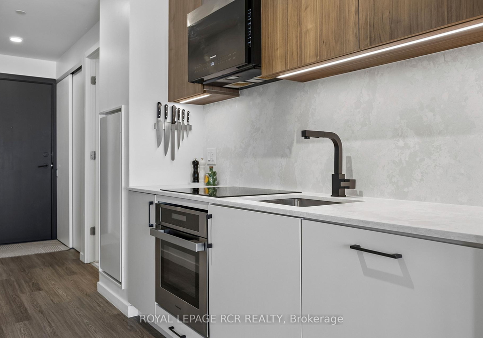 689-the-queensway-etobicoke-ontario-w12937228