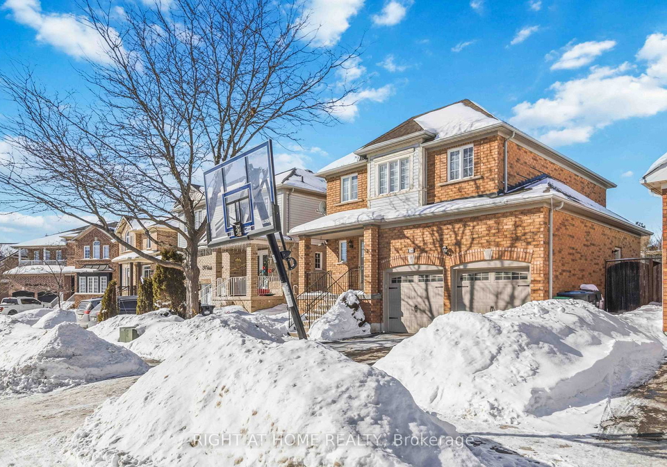 26-courtsfield-crescent-brampton-ontario-w12937382