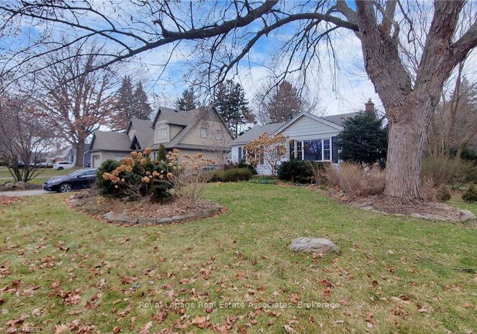 925-kingsway-drive-burlington-ontario-w12937638