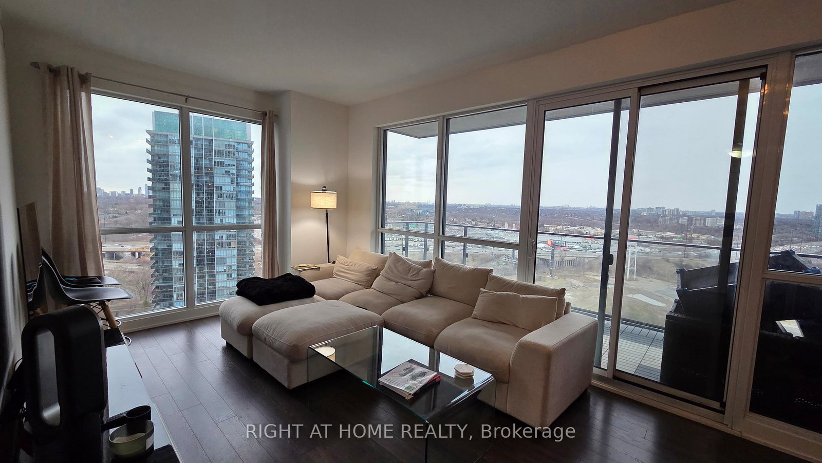 10-park-lawn-road-etobicoke-ontario-w12937786