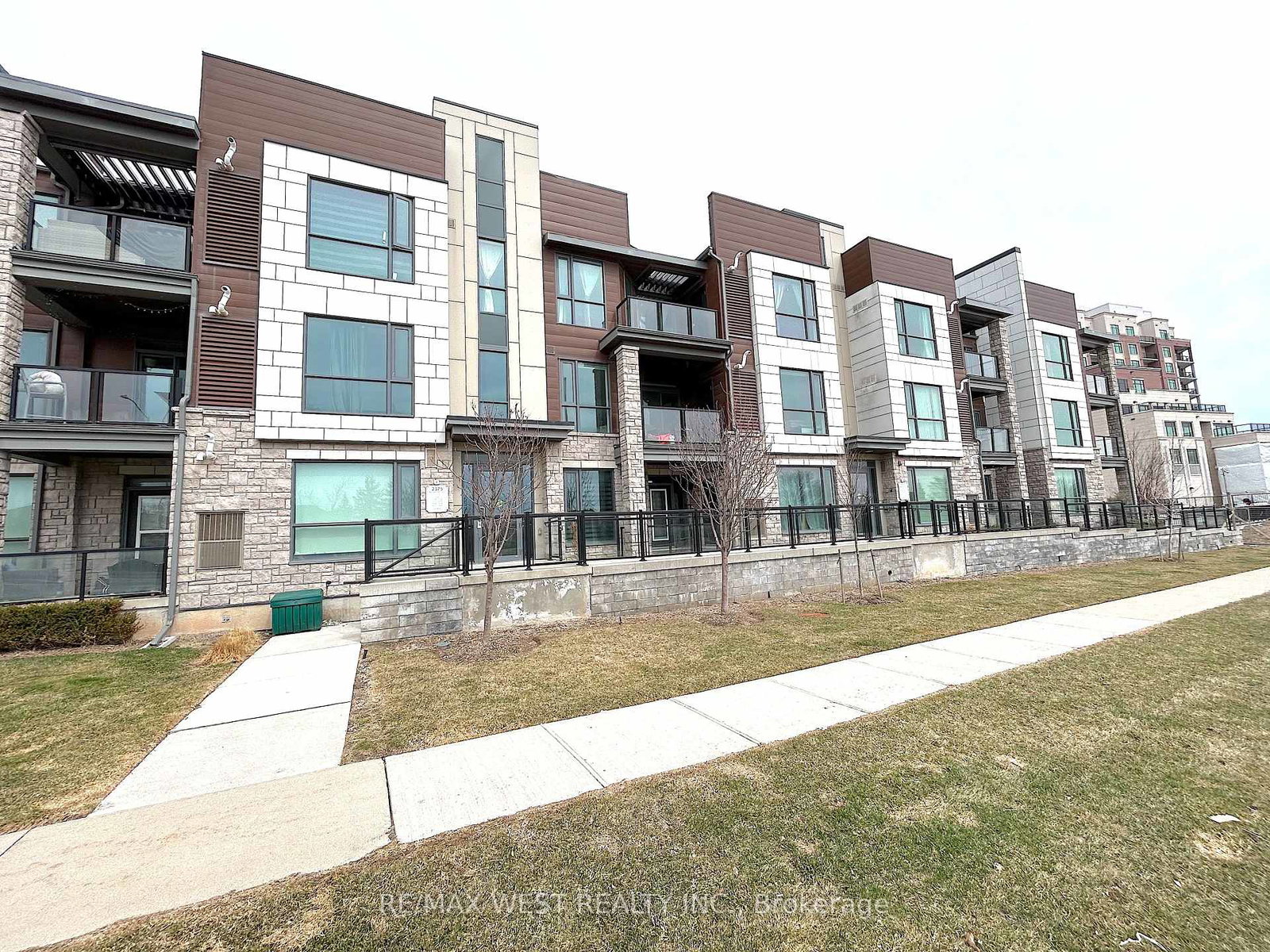 2375-bronte-road-oakville-ontario-w12938086