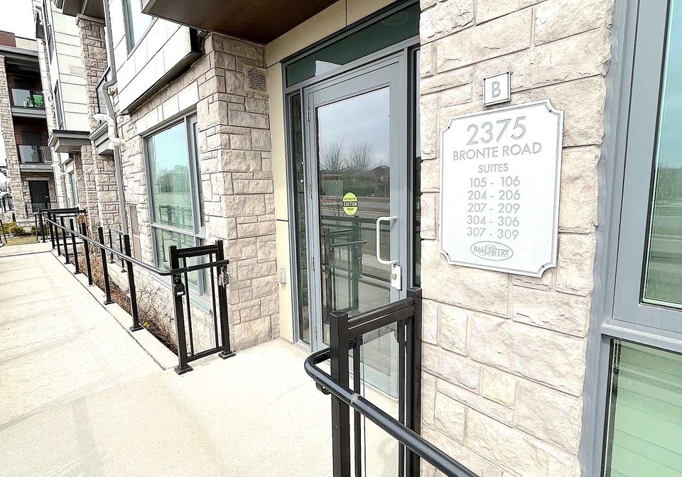 2375-bronte-road-oakville-ontario-w12938086