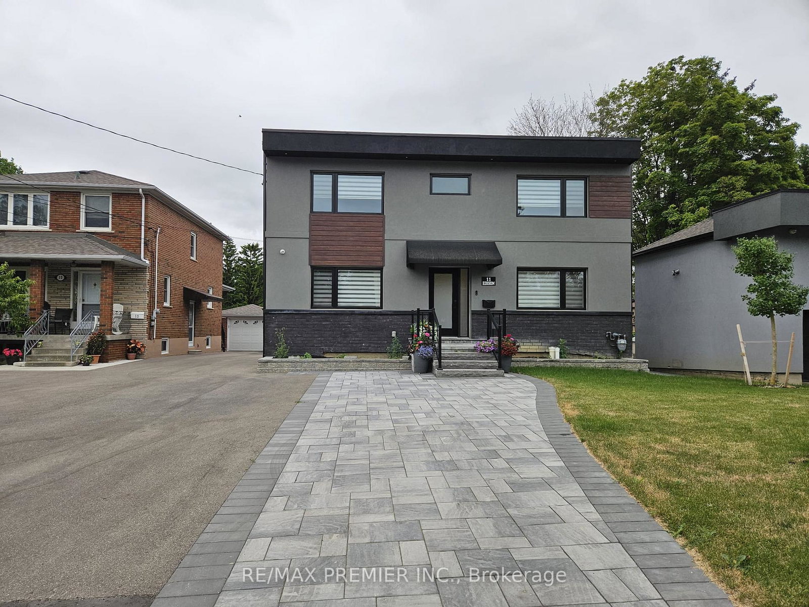 11-edison-circle-north-york-ontario-w12938570