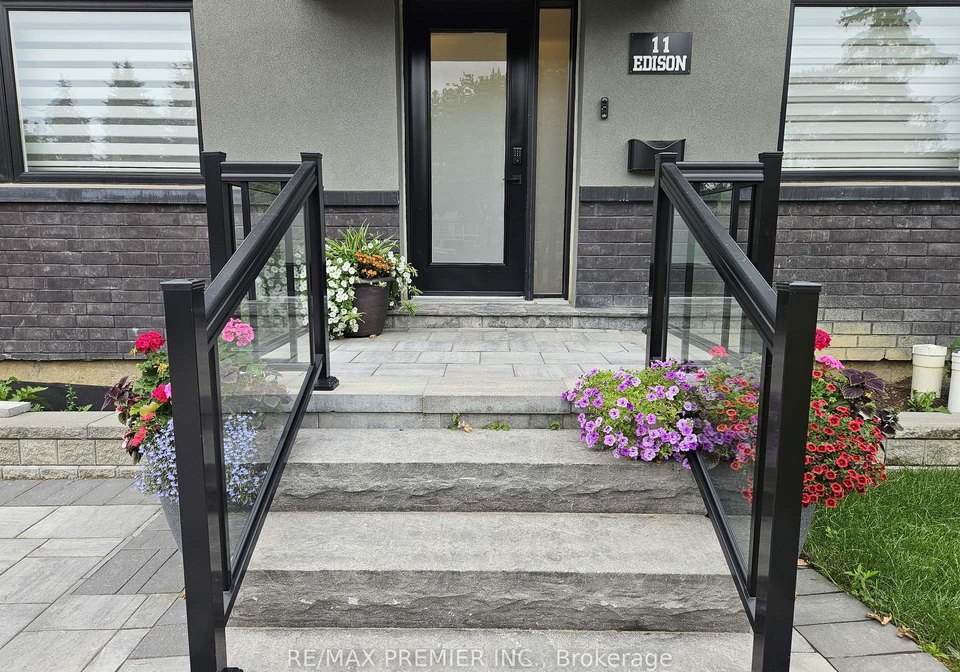 11-edison-circle-north-york-ontario-w12938570