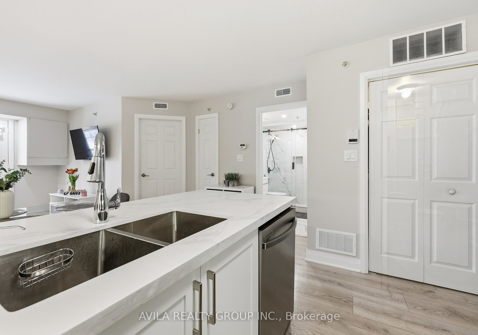 1460-bishops-gate-oakville-ontario-w12938878