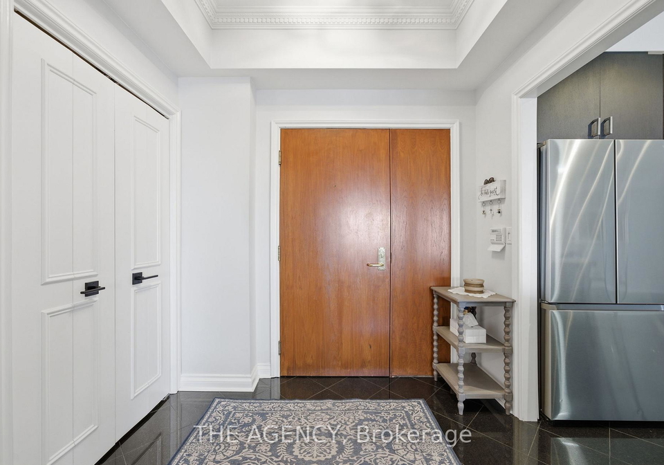 1-palace-pier-court-etobicoke-ontario-w12938928