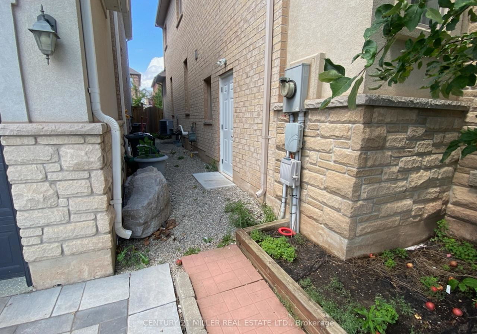 2447-pine-glen-road-oakville-ontario-w12938930