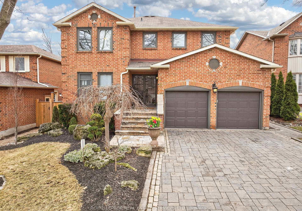1882-flintlock-court-mississauga-ontario-w12938956