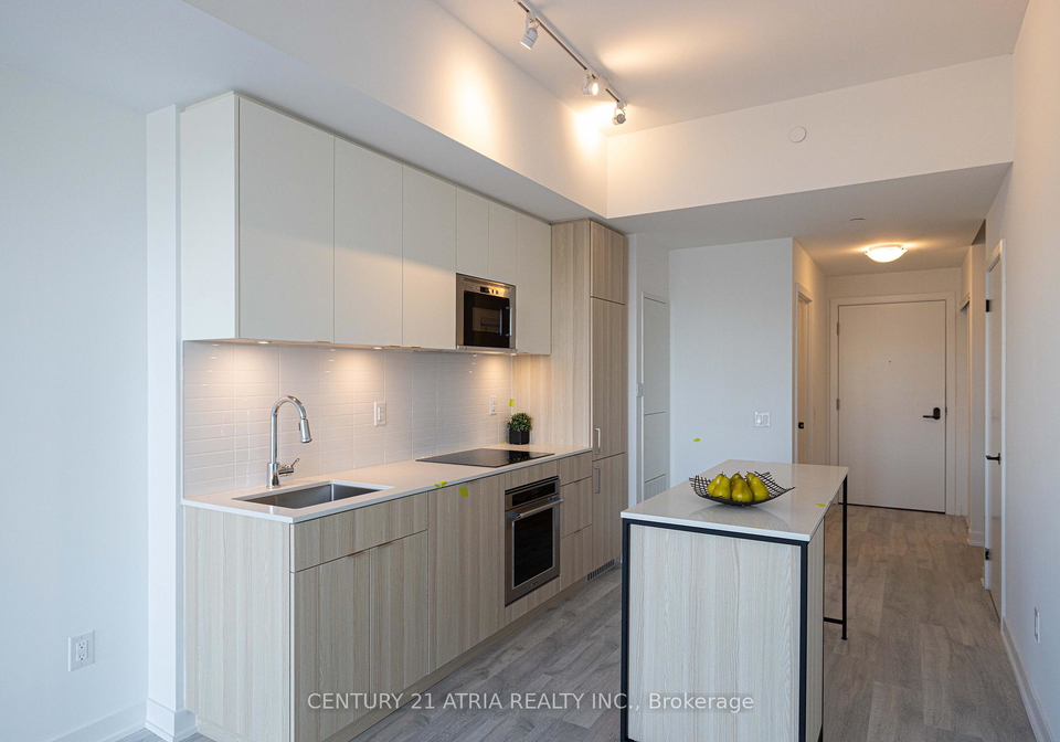 220-missinnihe-way-mississauga-ontario-w12939370