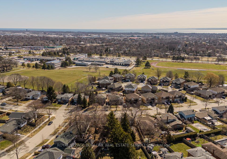 2074-mountain-grove-avenue-burlington-ontario-w12939530