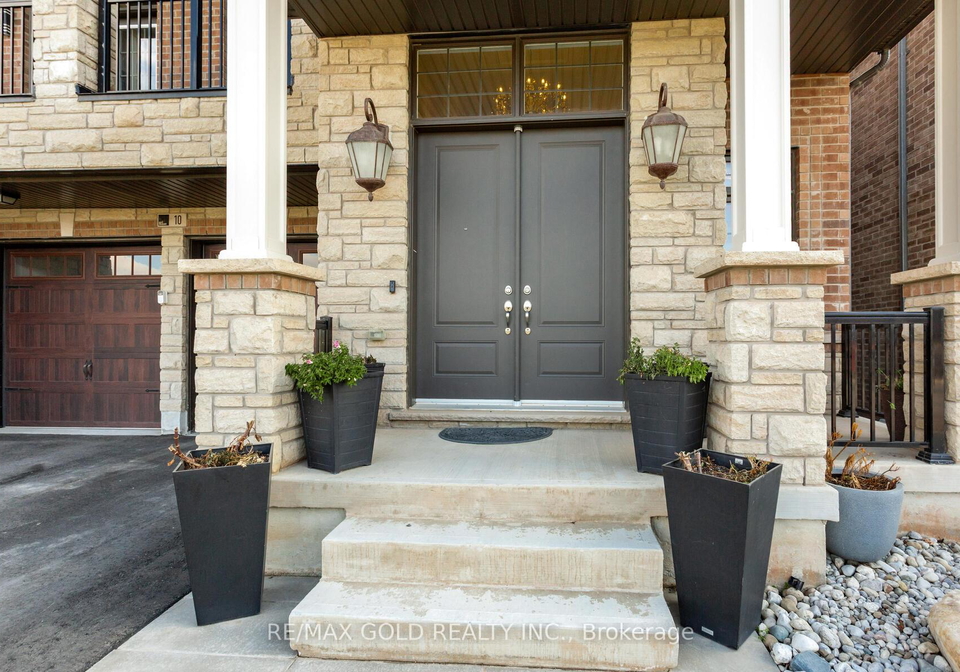 10-settlers-road-oakville-ontario-w12939794