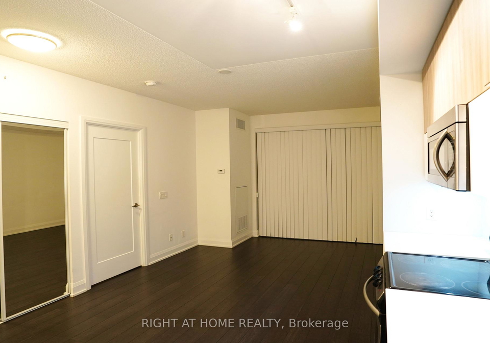 56-annie-craig-drive-etobicoke-ontario-w12941808