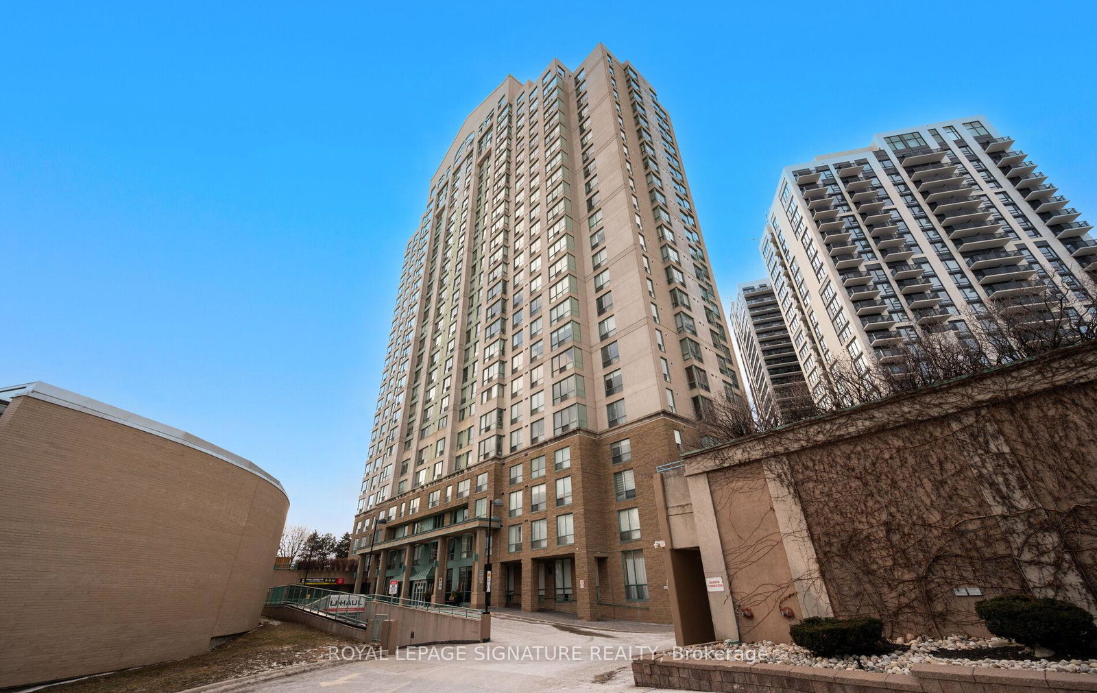 101-subway-crescent-etobicoke-ontario-w12941896