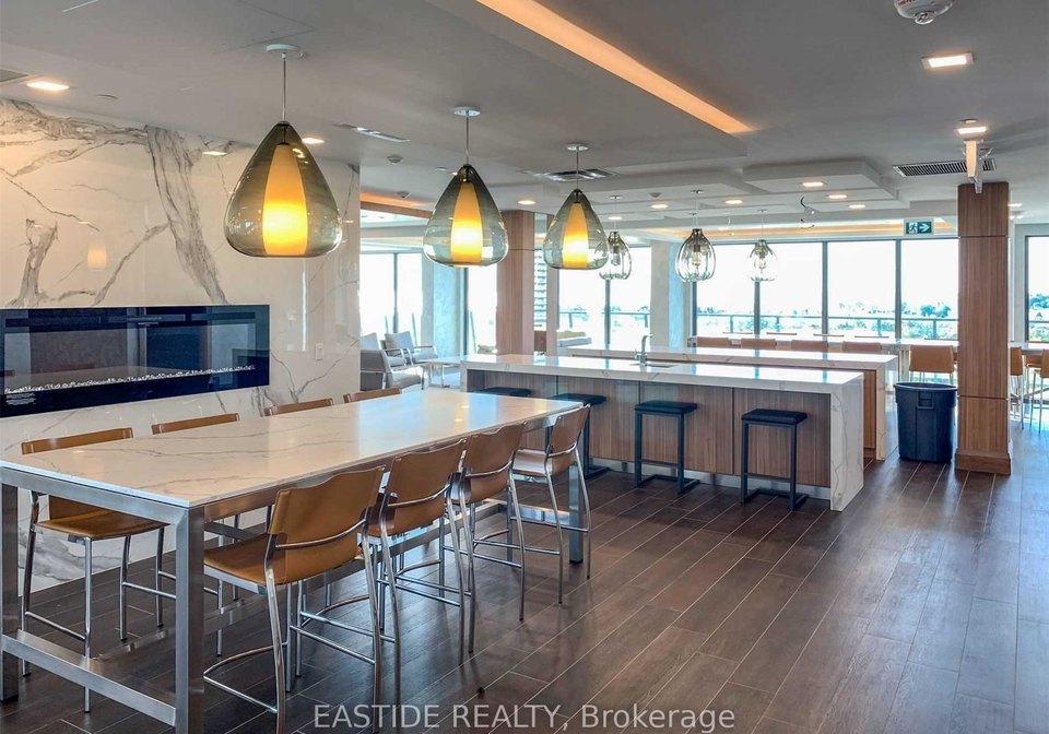 30-shore-breeze-drive-etobicoke-ontario-w12942060