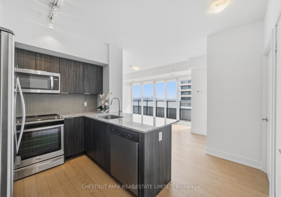 30-shore-breeze-drive-etobicoke-ontario-w12942362