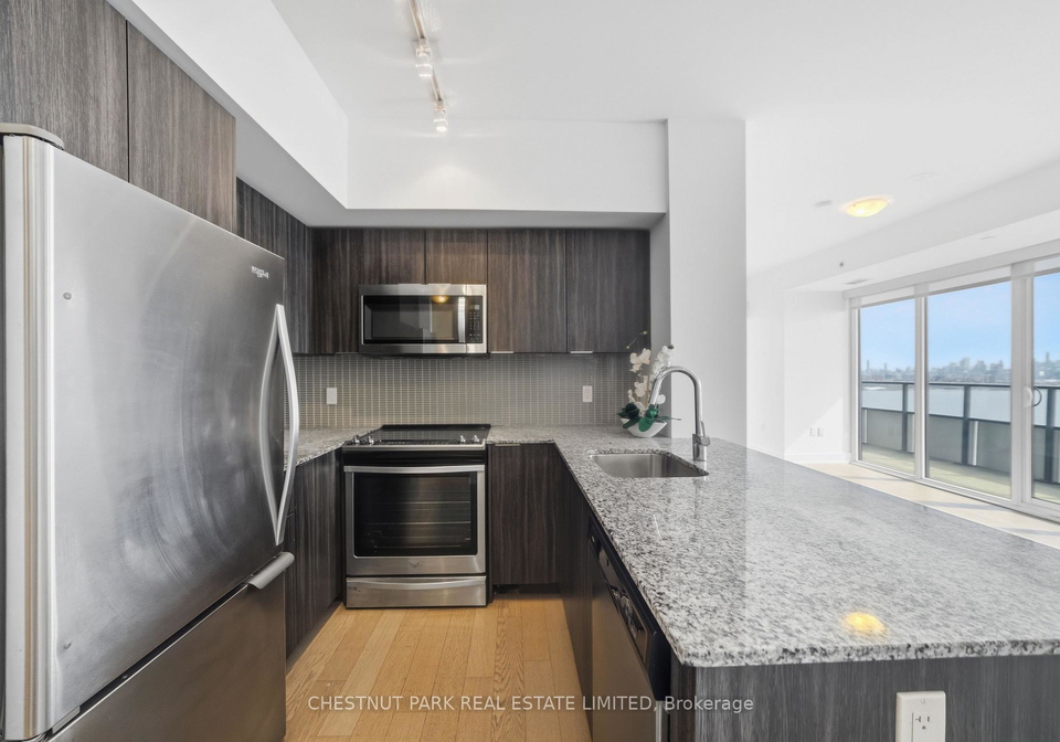 30-shore-breeze-drive-etobicoke-ontario-w12942362