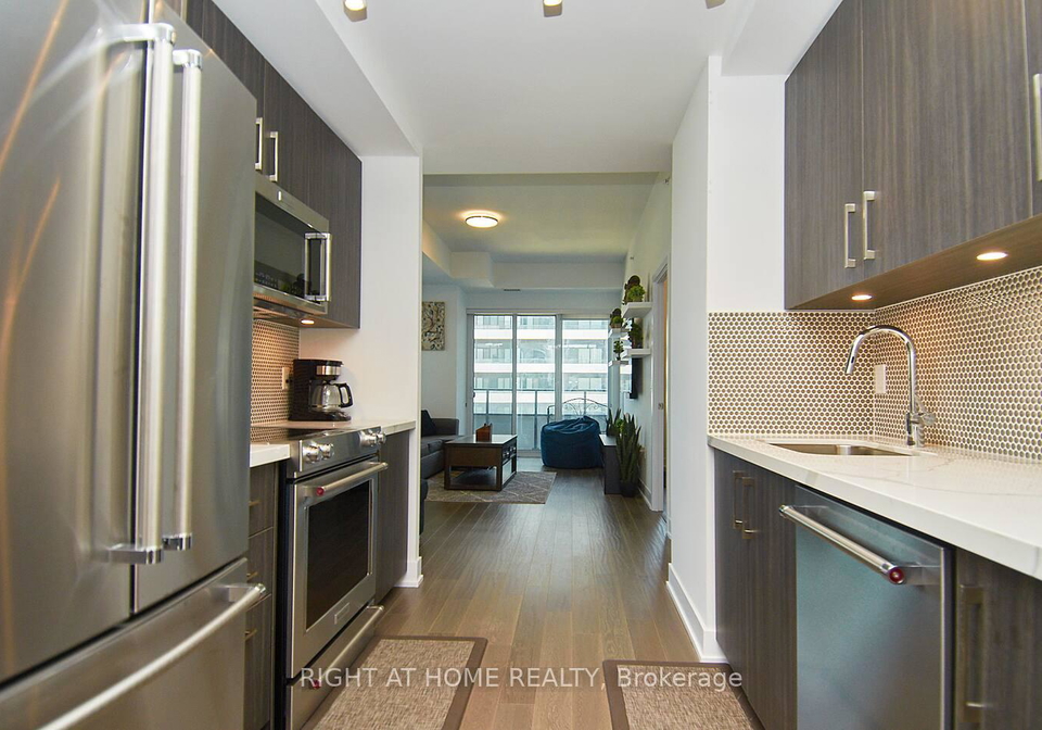 30-shore-breeze-drive-e-etobicoke-ontario-w12942364