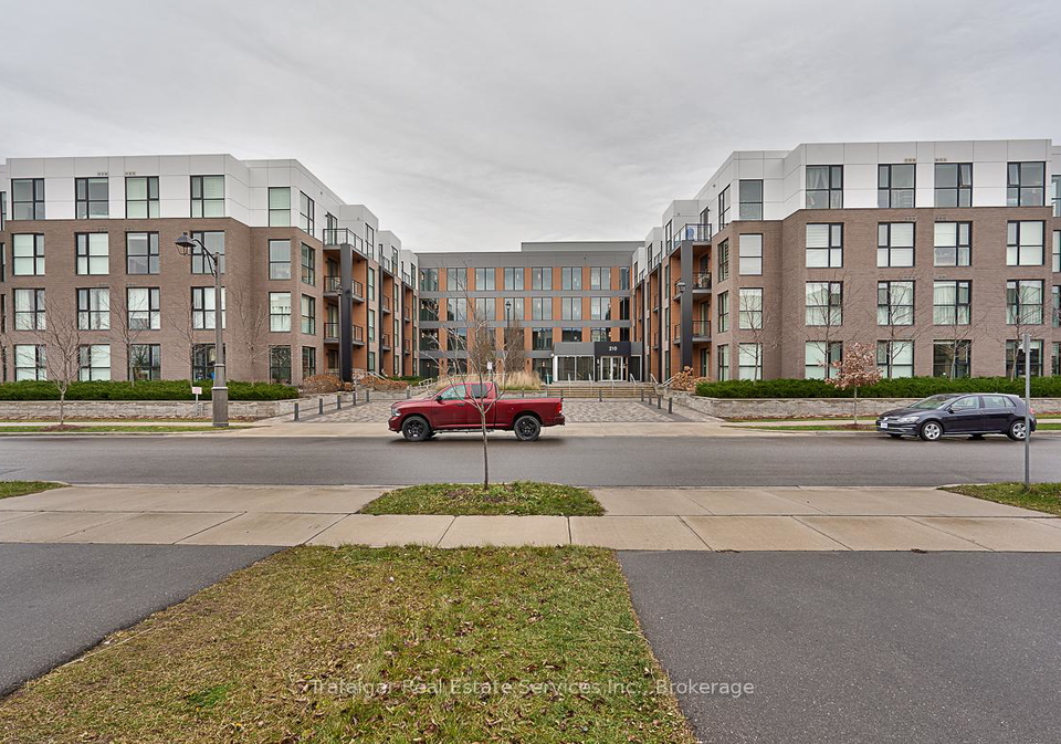 210-sabina-drive-oakville-ontario-w12942924