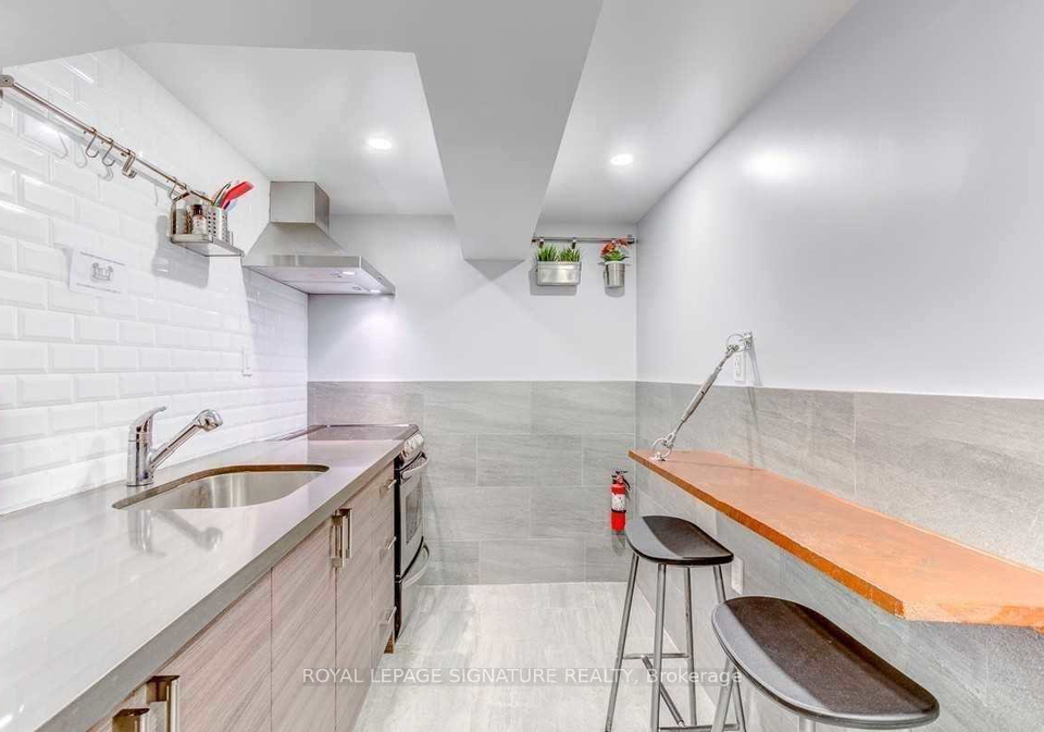 394-kane-avenue-toronto-ontario-w12943282