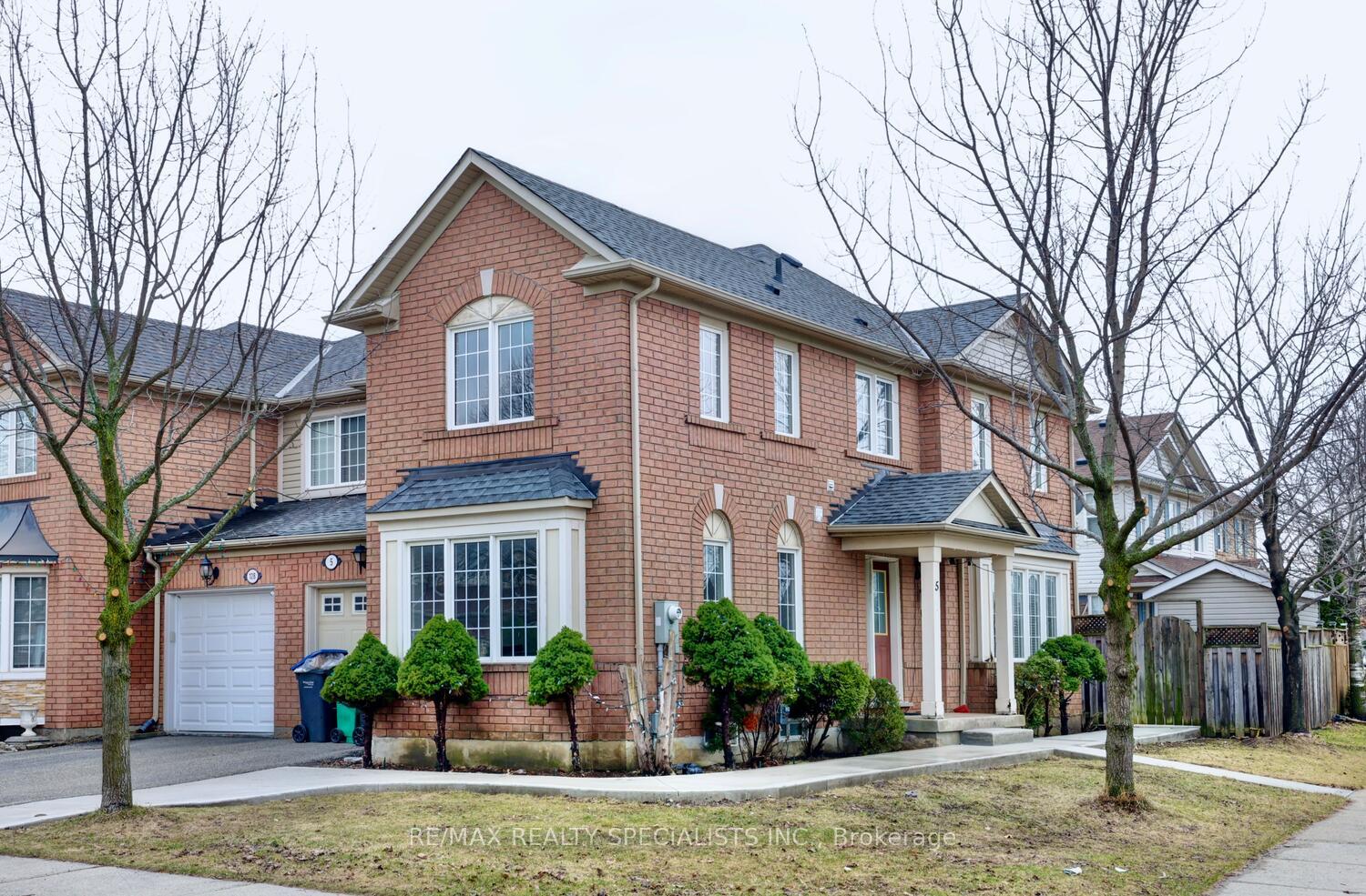 5-freedom-gate-brampton-ontario-w12943478