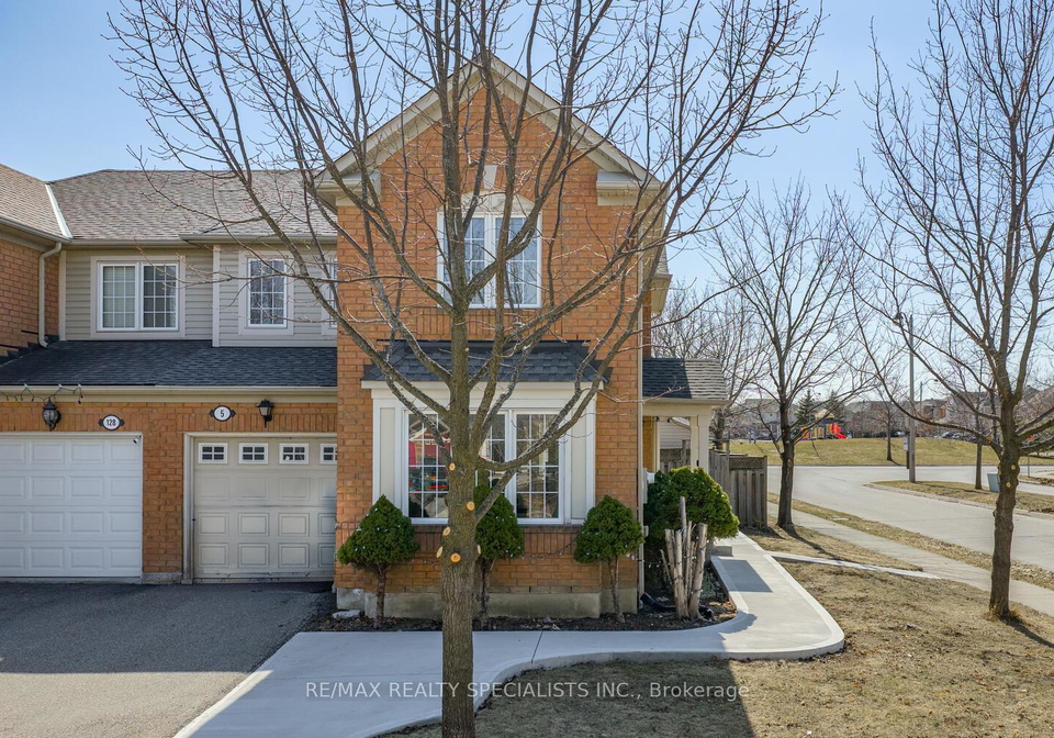 5-freedom-gate-brampton-ontario-w12943478