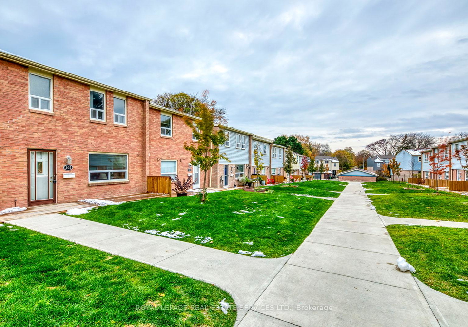 1055-shawnmarr-road-mississauga-ontario-w12943570