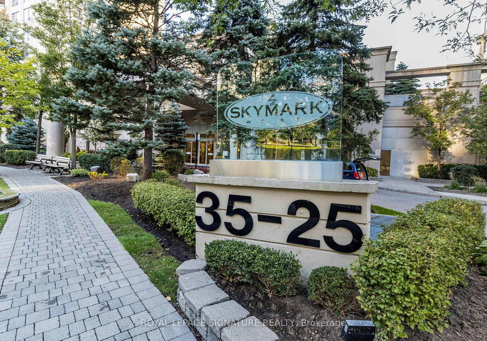 35-kingsbridge-garden-circle-mississauga-ontario-w12943924