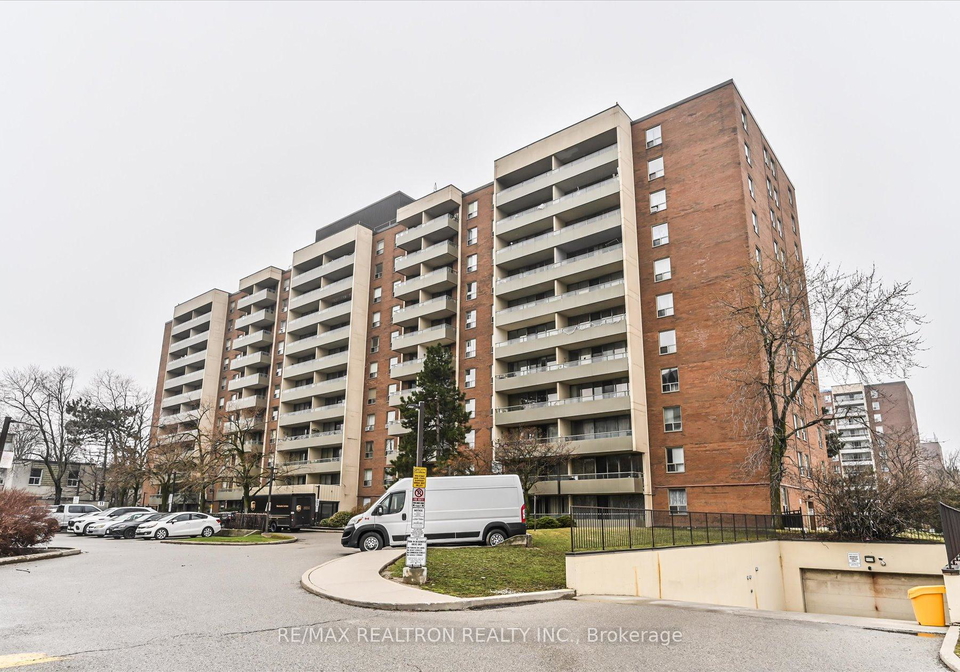 19-four-winds-drive-york-ontario-w12944478