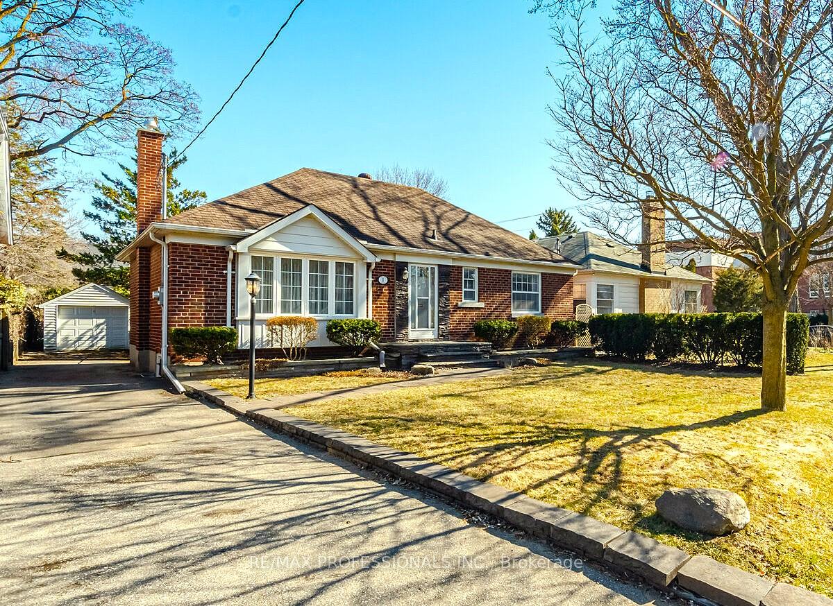 1-loyalist-road-etobicoke-ontario-w12944794
