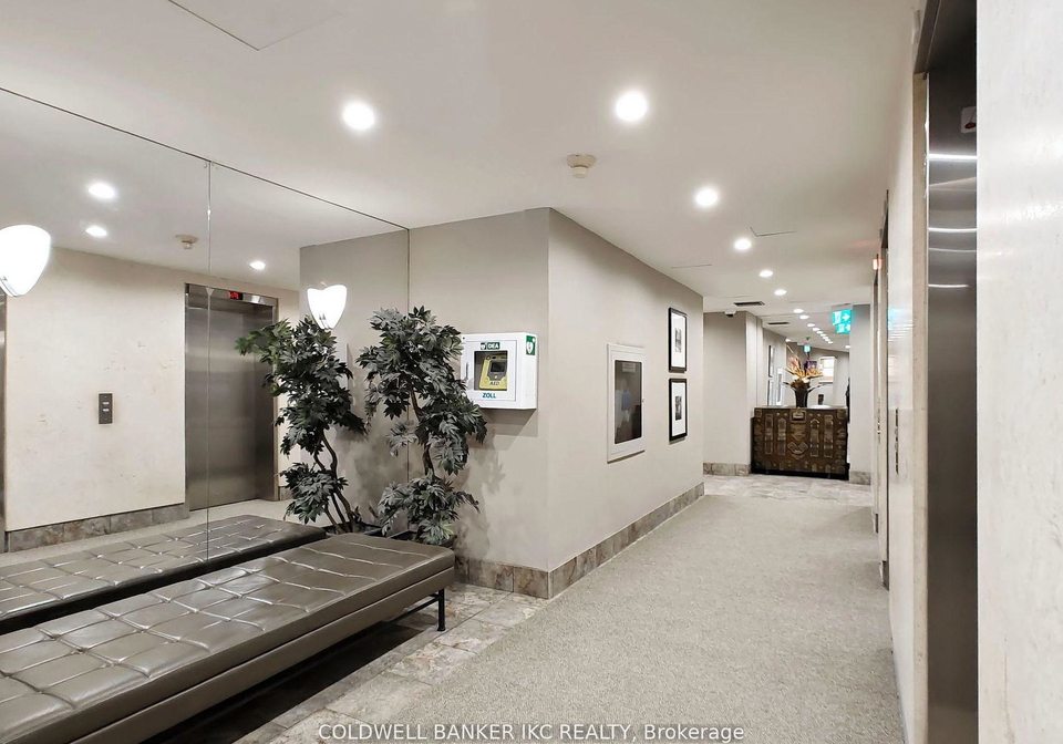 4235-sherwoodtowne-boulevard-mississauga-ontario-w12945512