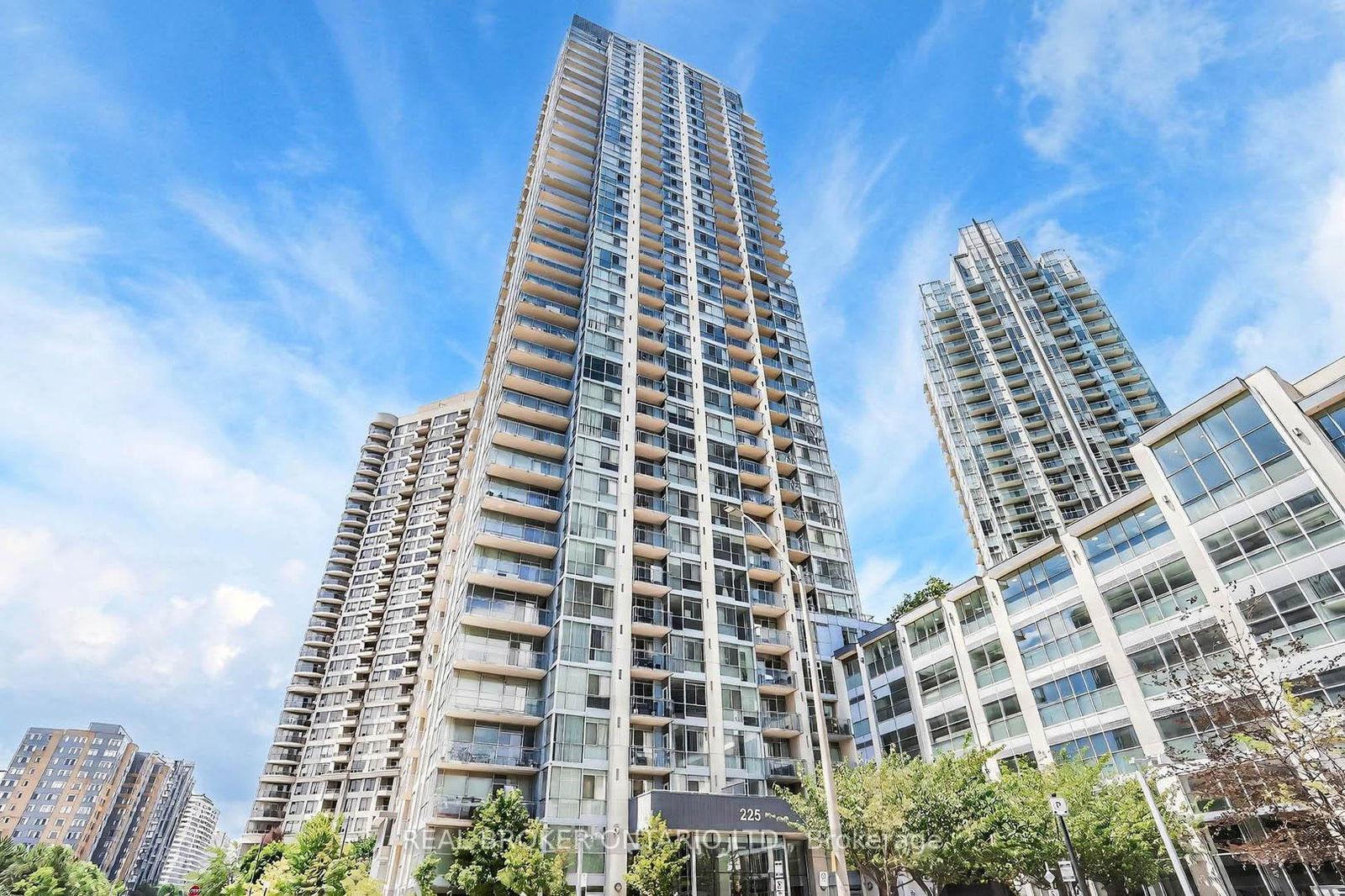 225-webb-drive-mississauga-ontario-w12945654