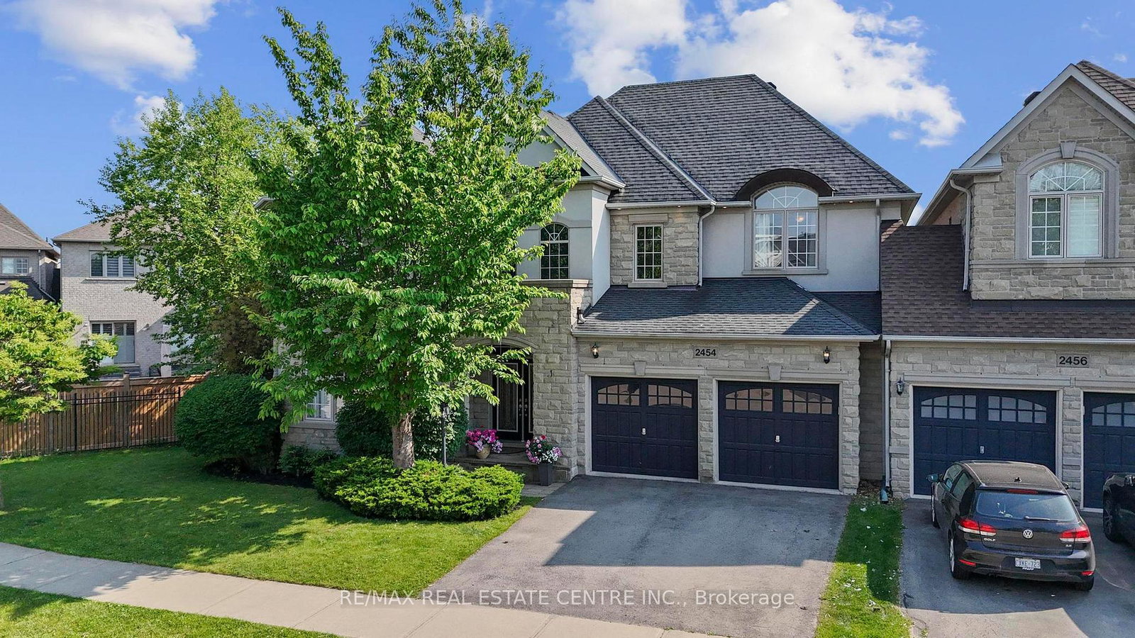 2454-springforest-drive-oakville-ontario-w12945754
