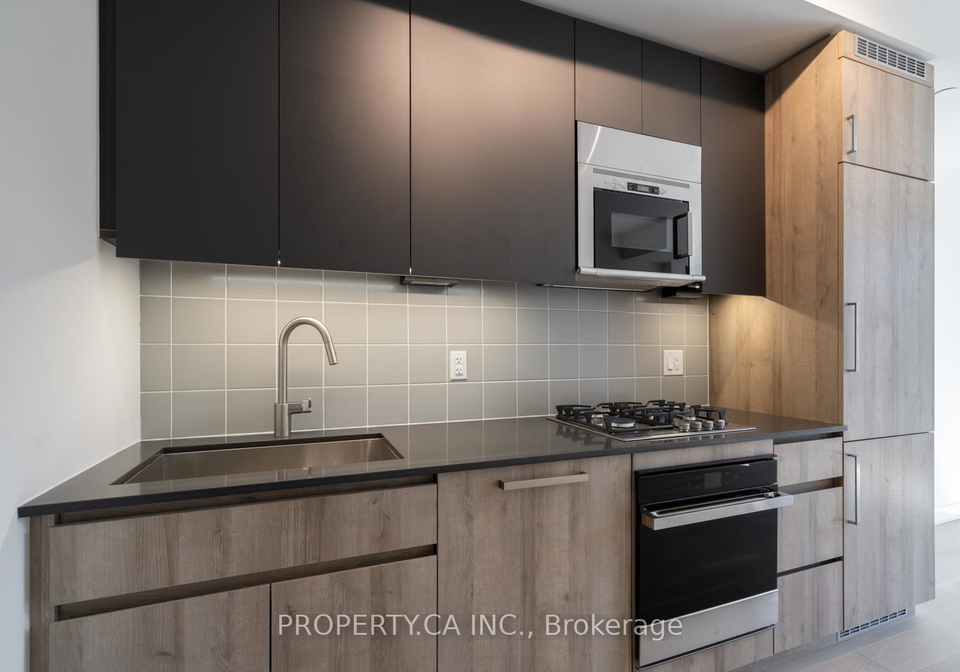 430-roncesvalles-avenue-toronto-ontario-w12946350