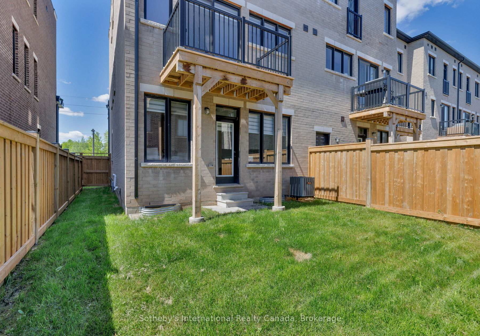 1492-yellow-rose-circle-oakville-ontario-w12946828