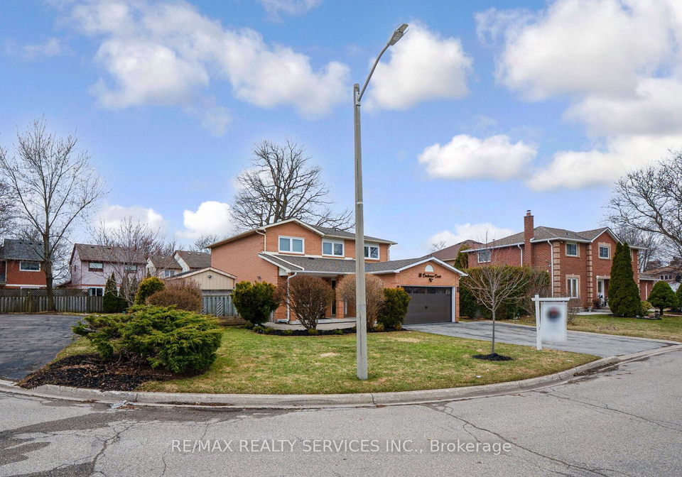 18-creekview-court-brampton-ontario-w12947356