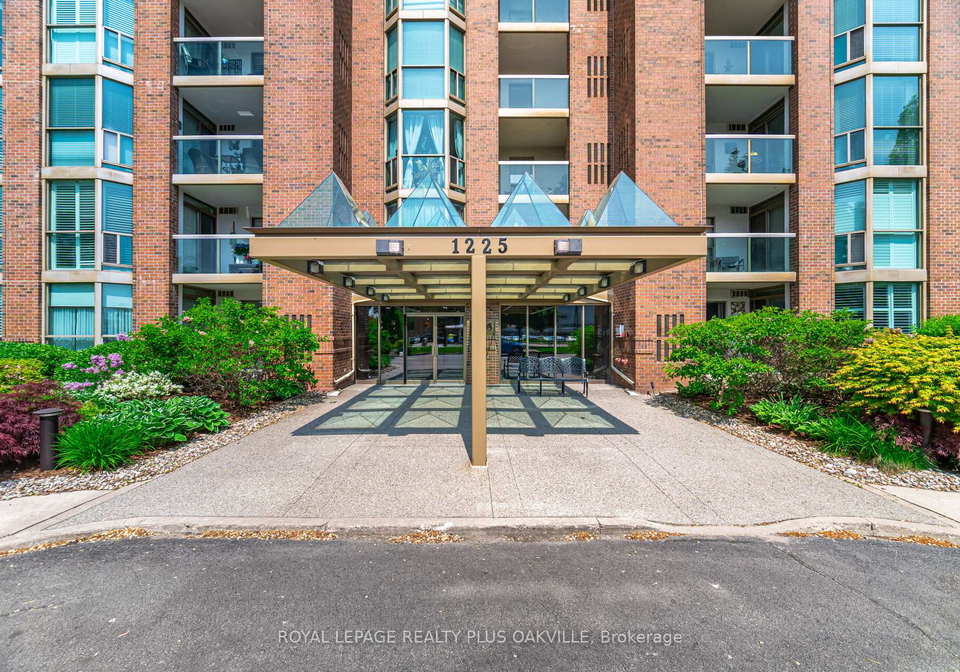 1225-north-shore-boulevard-e-burlington-ontario-w12947472