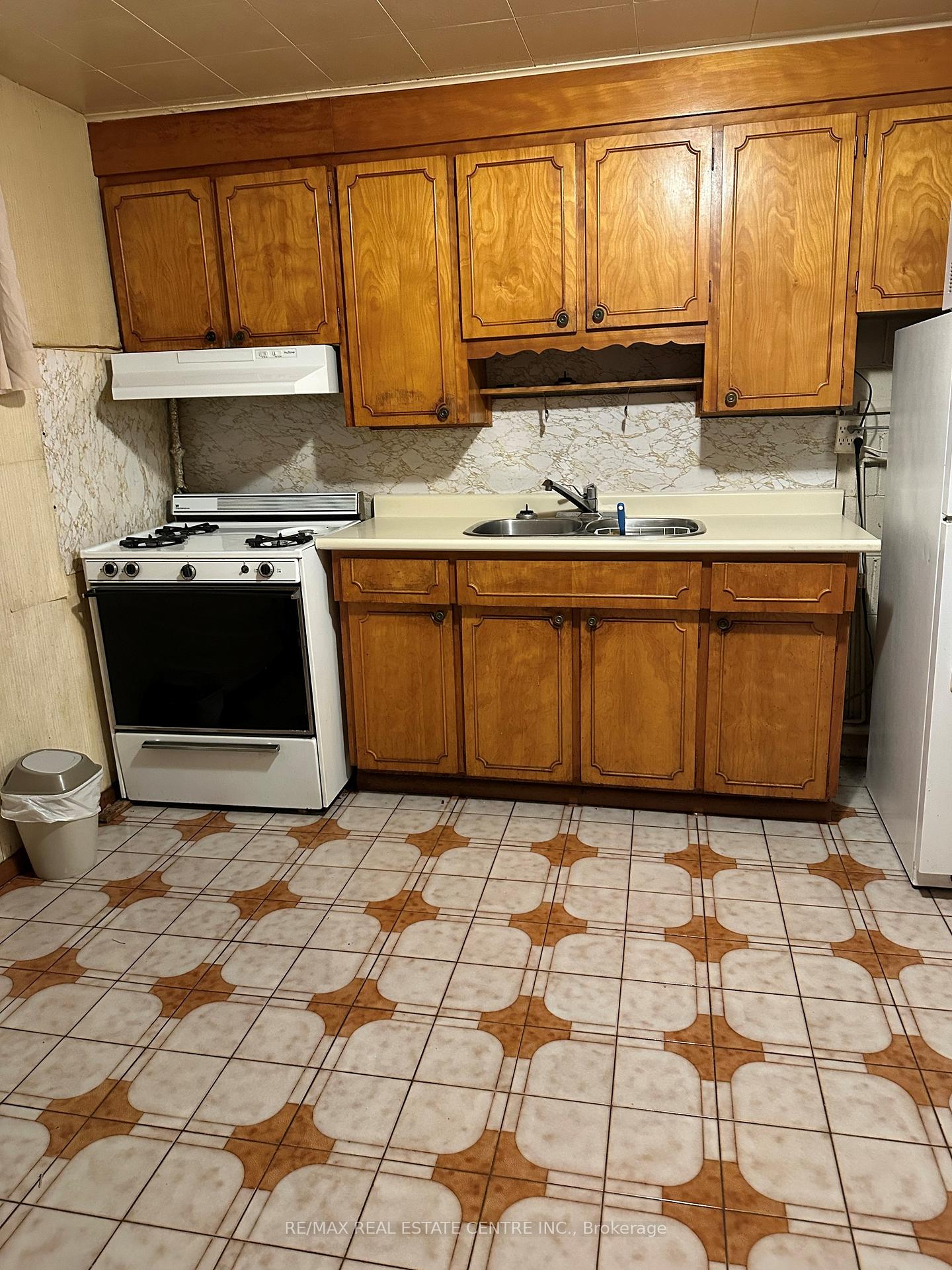 82-sharpecroft-boulevard-york-ontario-w12947744