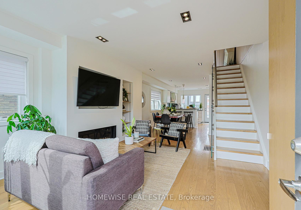 12-leeds-street-toronto-ontario-w12948118