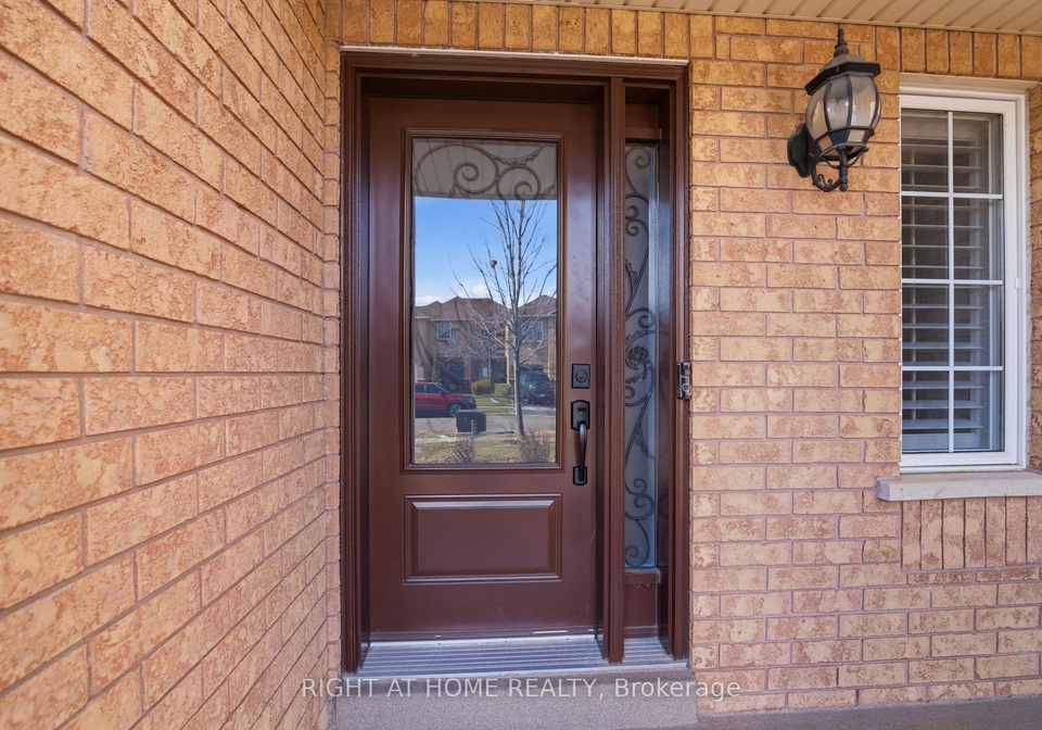 2346-newcastle-crescent-oakville-ontario-w12948234