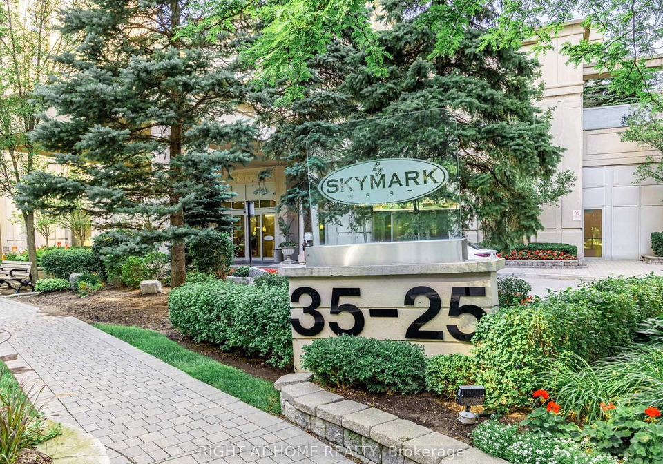35-kingsbridge-garden-circle-mississauga-ontario-w12948578