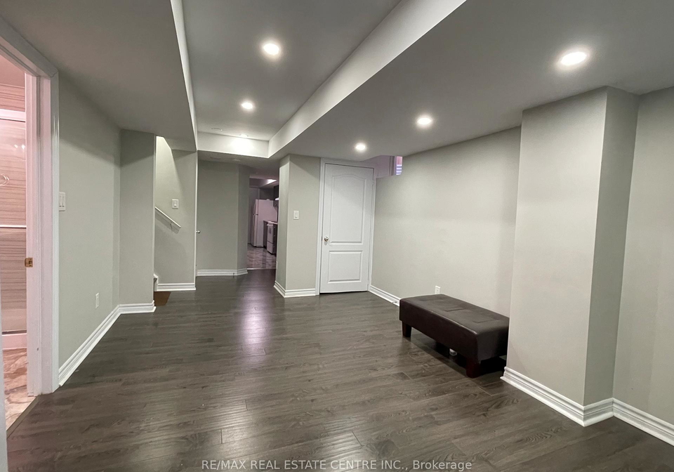 7372-saint-barbara-boulevard-mississauga-ontario-w12948772
