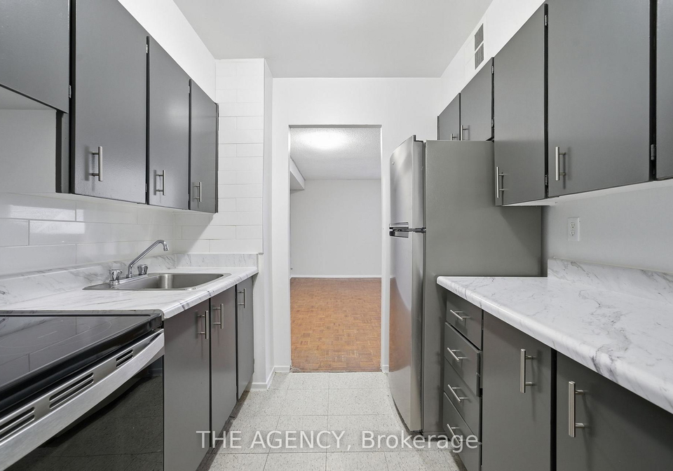 2350-dundas-street-w-toronto-ontario-w12950140