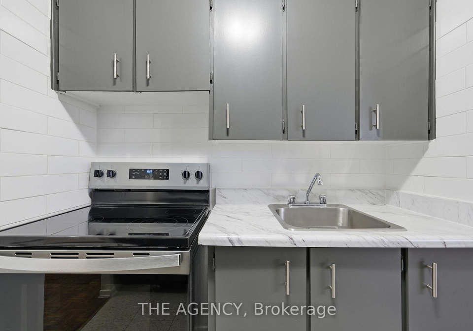 2350-dundas-street-w-toronto-ontario-w12950140