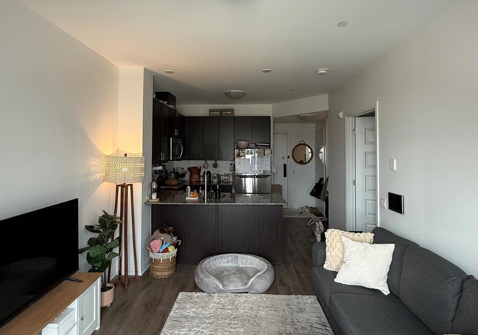 95-dundas-street-w-oakville-ontario-w12950180
