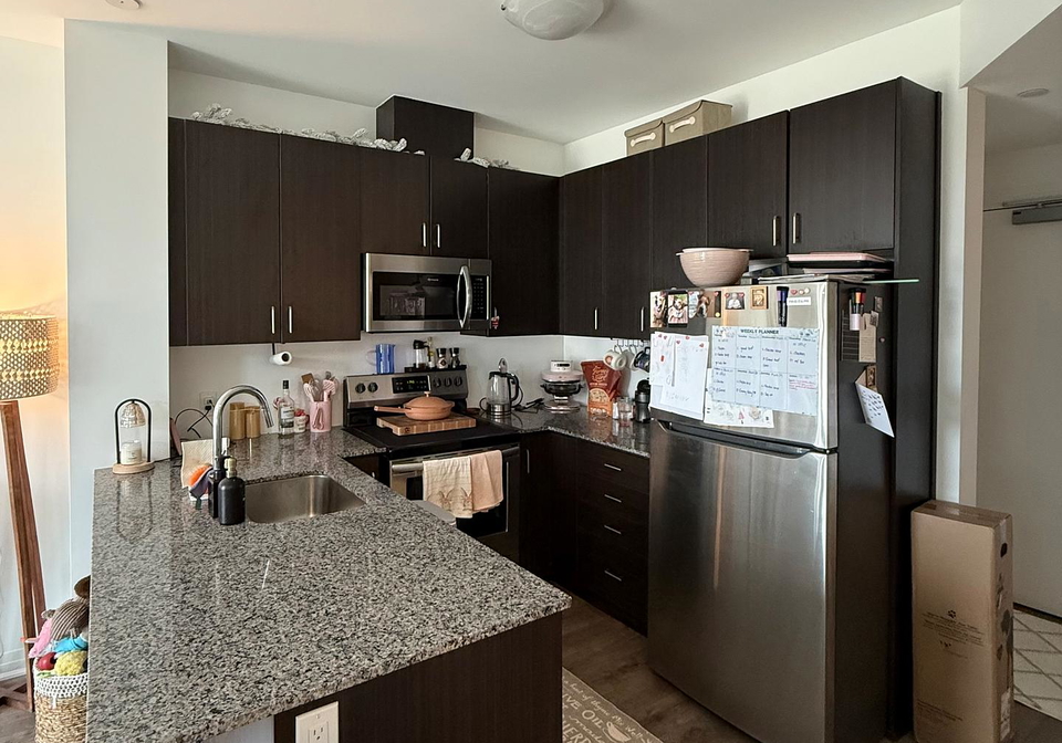 95-dundas-street-w-oakville-ontario-w12950180