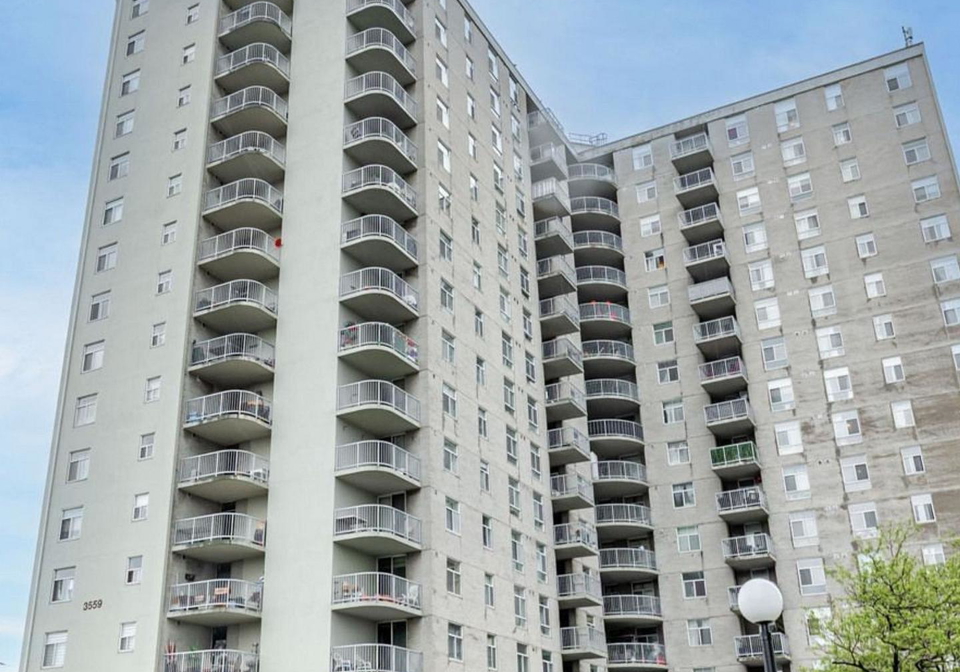 3559-eglinton-avenue-north-york-ontario-w12950316